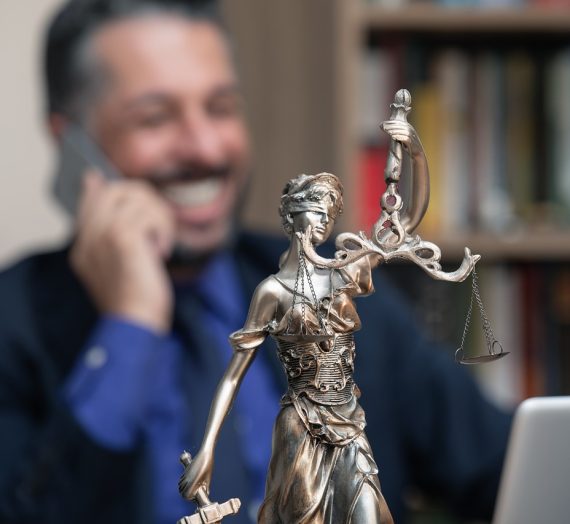 Adwokat – twoja tarcza w labiryncie prawnym